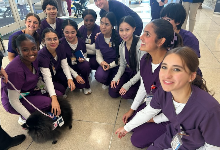 Fulshear_HS's tweet image. Everyone needs a little &quot;pet therapy&quot; during Clinical Rotations! Check out our off campus hospital experience with our medical students! CFHS strives to learn outside of the four walls of the classroom as often as possible. #BigThinking #BoldLearning #BrightFutures