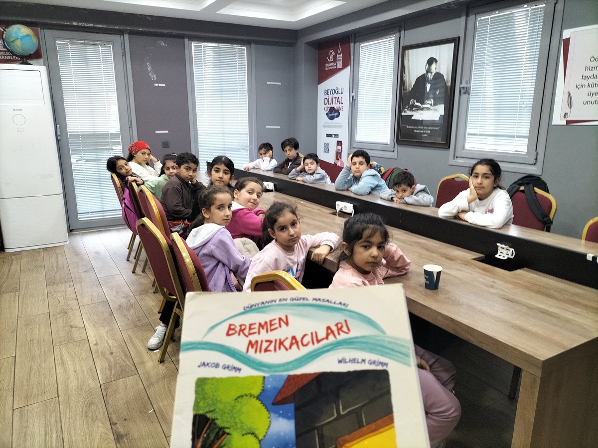 Beyoğlu Belediyesi Sinanpaşa Kütüphanesi'nde "Meslekler Atölyesi, Masal Anlatma ve Sokak Oyunları Atölyeleri" gerçekleştirdik