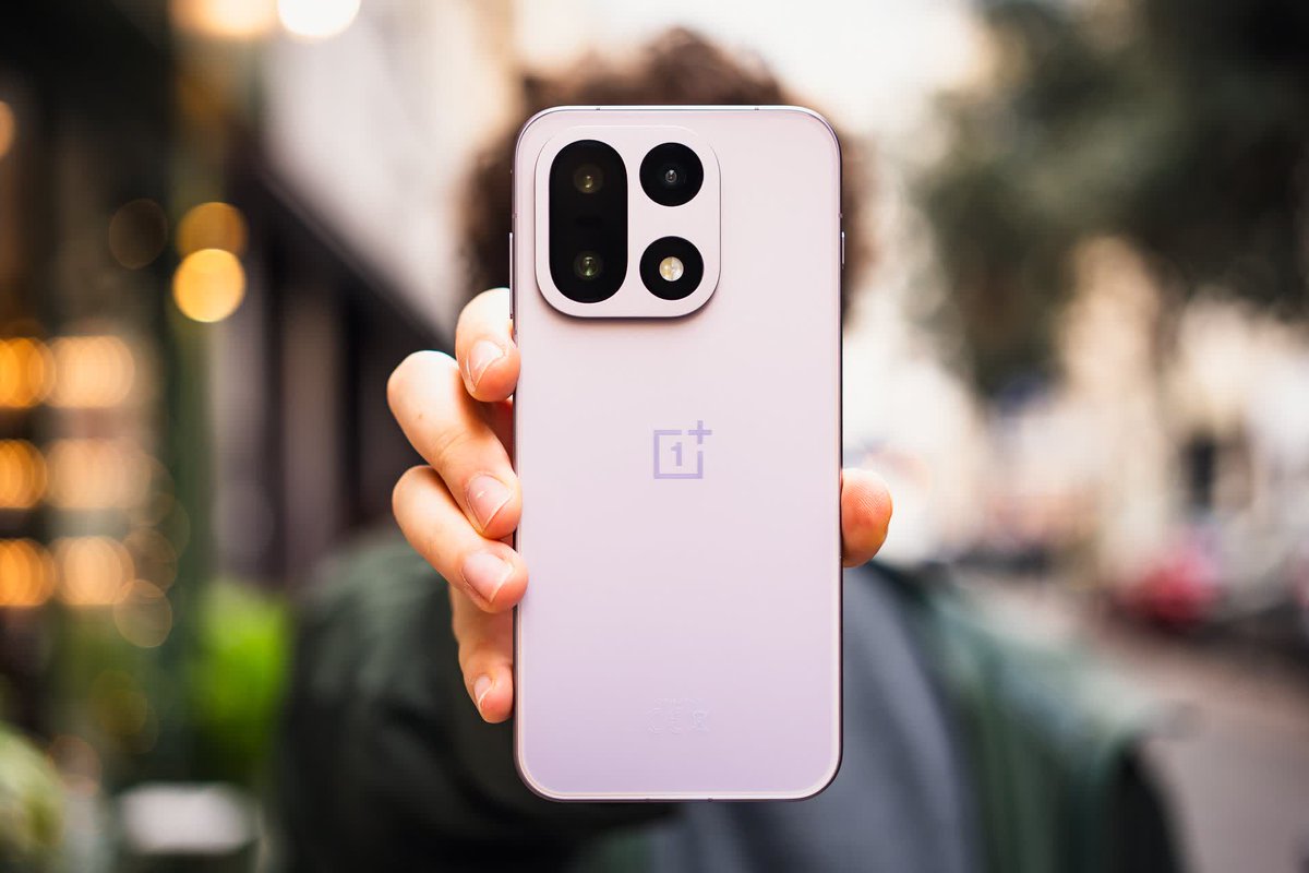 Test du OnePlus 15 : le retour du roi de la performance et de l'autonomie, au prix d'un compromis photo  ➡️ 01net.com/tests/test-one…