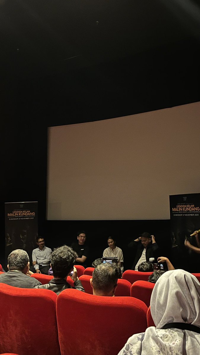 Legenda Kelam Malin Kundang ini ngajakin gua maen tebak2an sambil nyusun satu per satu kumpulan puzzle.
Pas udah jadi… DUARRRRRR KAGETTT 🤯🤯🤯
Melebihi ekspektasi! 👏🏻