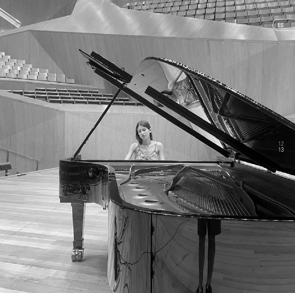 CULTURA |
🎹 En la gala de los 'Grammy Latinos' <a href="/LatinGRAMMYs/">The Latin Recording Academy / Latin GRAMMYs</a> que se celebrará la próxima madrugada en 'Las Vegas', la pianista alcalaína Susana Gómez Vázquez es candidata al premio al mejor 'Álbum de Música Clásica' por su obra ‘Sisters of the moon’. 

🙌 Desde el Ayuntamiento