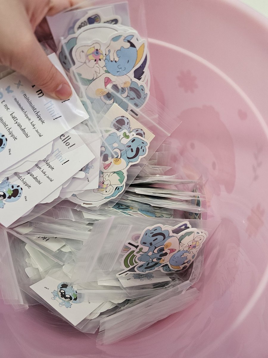 Mini 🔜 AO tweet media