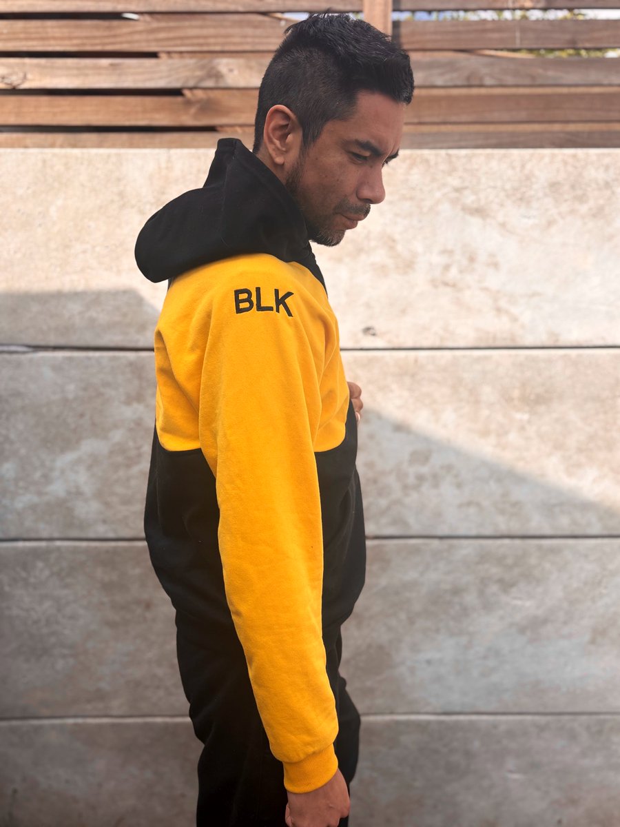 AnimaSgear's tweet photo. Nueva versión original hoodie @blackesportsfgc con manga personalizable para cada jugador (o fan) https://t.co/DmfWlQuTO5
