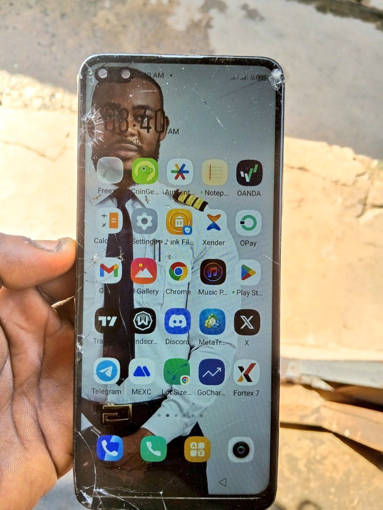 Sbashiru15's tweet photo. Started this year with infinix zero 8, and I'm ending it with  infinix Note 50pro+.  Thank you @CaptJamyl https://t.co/DZGanDIje0