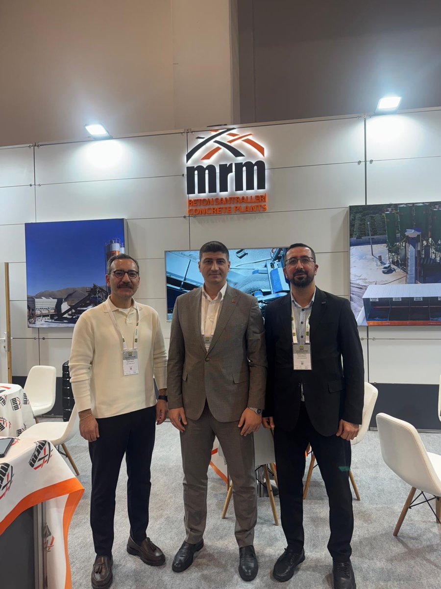 isimkume's tweet photo. İstanbul Fuar Merkezinde düzenlenen BETON 2025 Fuarı 12 Kasım tarihinde başladı.
Yönetim Kurulu Üyemiz Seyfi ABACI ve Küme koordinatörü Fevzi GÖKALP fuarda katılımcı olan üyelerimiz HİDROMEK, ÖZBEKOĞLU, GÜLHAN Yedek Parça, GÜRPOM, UTEST, MRM Beton Santrallerini ziyaret ettiler. https://t.co/h7pVTRJO1l