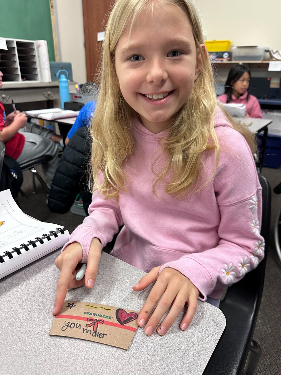 ConroeISD's tweet image. Snyder Elementary third and fourth-grade students partnered with Starbucks for World Kindness Day 2025, spreading kindness and gratitude in the community, one cup and act of kindness at a time. ☕💚