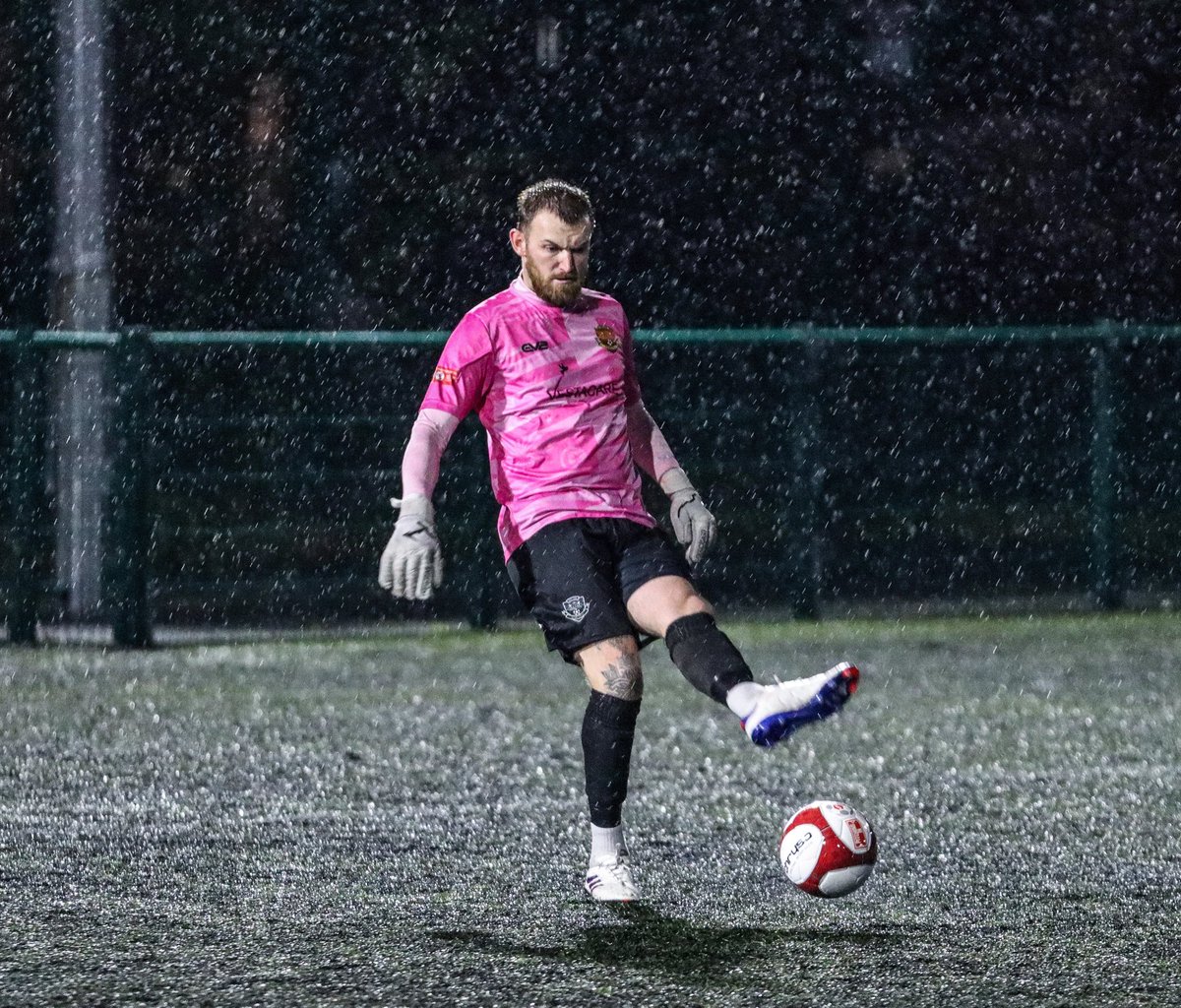 📸 Some performance and result yesterday for <a href="/AvroFC/">Avro FC</a> in a 3-0 win over <a href="/lowerbreck/">LOWER BRECK FC</a>. Two stunning strikes from <a href="/kyle_hawley9/">kyle hawley</a> and <a href="/jakecottrell8/">Jake</a> and a first Avro goal for Ryley Smith. A couple images from yesterday below ⤵️💙
