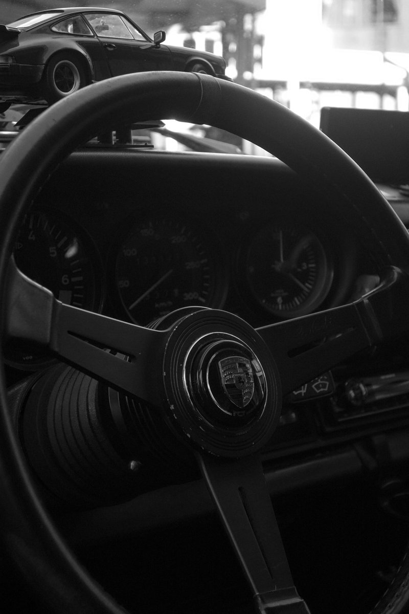 _kotaro_21's tweet photo. Porsche 911SC

📸SONY RX100
(初のモノクロ編集！) https://t.co/gejhIIVPYh