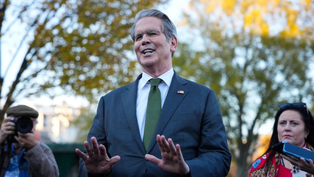 🇺🇸🇦🇷 | EE.UU. confirma que se activó el ‘swap’ de monedas con Argentina por unos 20.000 millones de dólares. 

El secretario del Tesoro, Scott Bessent, aclaró que no se trata de un rescate: “En un rescate uno no gana dinero. Nuestro Gobierno ganó dinero”.