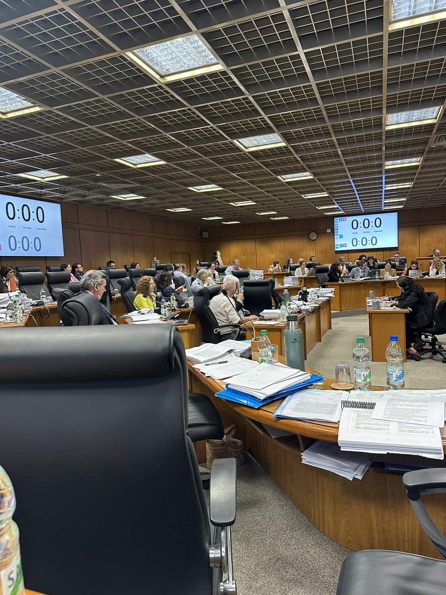 AlexandraInza's tweet image. Ayer el @MIEM_Uruguay. anunció medidas de apoyo a las Pymes y artesanos.

Es correcto, pero necesitan vender lo que generan.

Durante el gobierno de @LuisLacallePou propusimos que los Monotributistas puedan venderle al Estado, entre otras medidas que se promovieron.