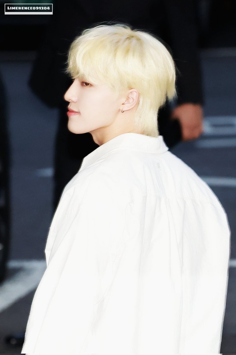 230507 YES24 팬싸 출퇴근

🖤🩶🤍

#세븐틴 #SEVENTEEN 
#디노 #DINO 
#이찬 #ディノ