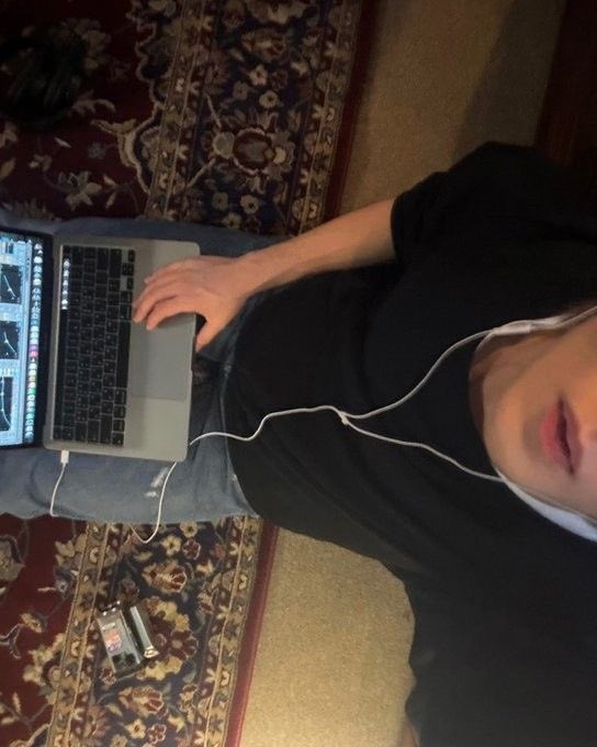 i miss getting rem update im on work babe mode