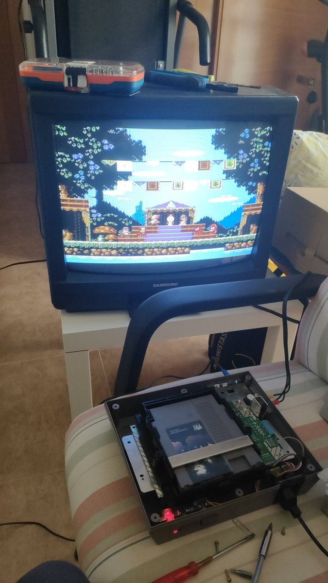 <a href="/4mhz_es/">4MHz.es</a> he tenido que quebrar las patitas de un chip para que funcione, pero al fin lo he conseguido 😄