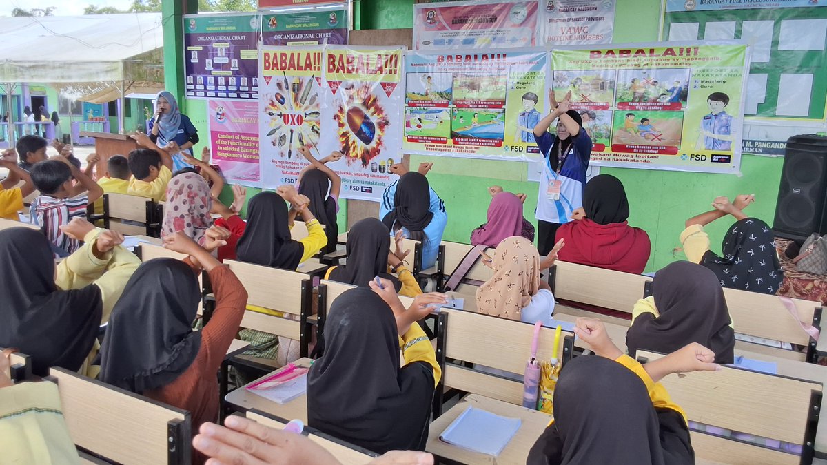 fsd__ch's tweet image. 🎉 Since April 2024, FSD&apos;s Teams have reached over 100,000 people in the #Philippines through explosive ordnance risk education (#EORE) — helping #communities stay #safe from unexploded ordnance.

We thank our dedicated teams, partners, and donors for making this impact possible!