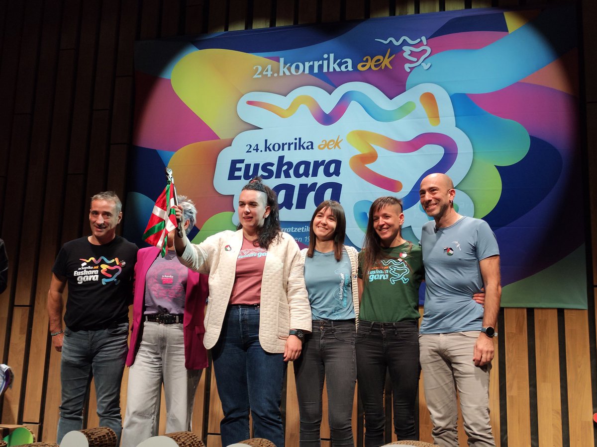 Atharratzetik Bilbora, Korrika
Atharratzetik Bilbora, euskara gara!
Atharratzetik Bilbora, pizkunde
berri bat euskararentzat!!!
#Korrika
#Pizkundea