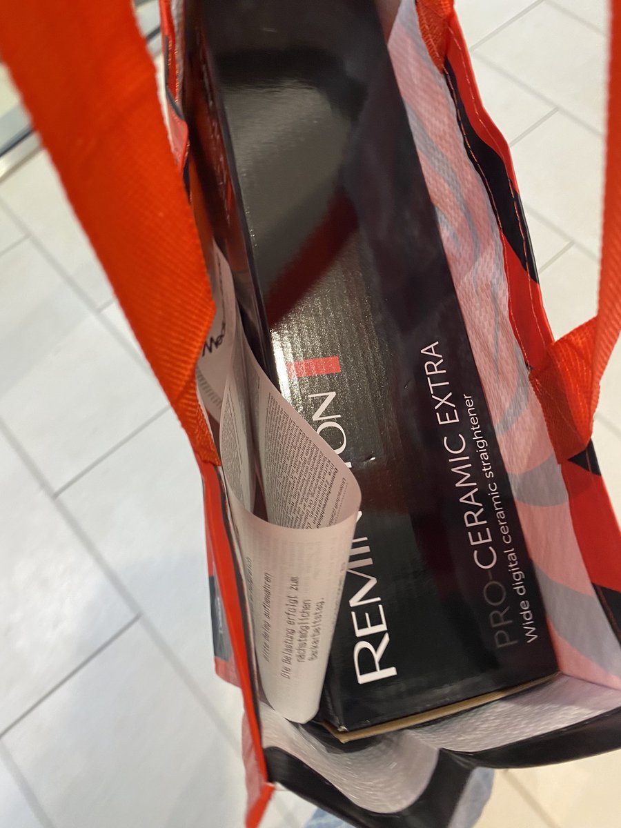 Mein alle erstes glätteisen habe ich 2012 gekauft 

Das ist das 2.!!!!!! 

Bin soooooooo aufgeregt es zu benutzen nachdem ich über 10 Jahre den gleichen benutzt habe 🤩🤩🤩🤩🤩🤩🤩🤩🤩🤩🤩