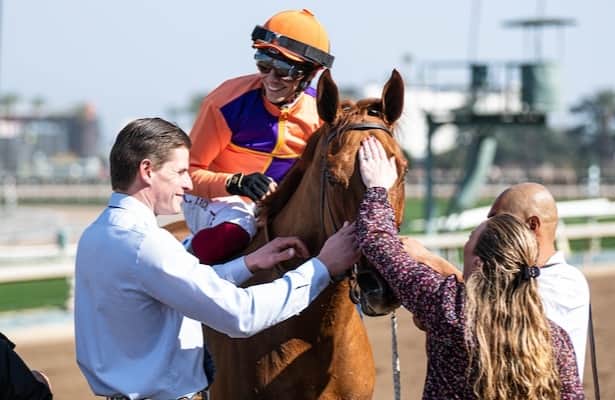 Division rankings: <a href="/DoctorDerby/">Chip Gehrke</a> says there's no debate in the Eclipse race for female sprinters.

horseracingnation.com/blogs/Doctor/D…

📸: Jon Putman / Eclipse Sportswire