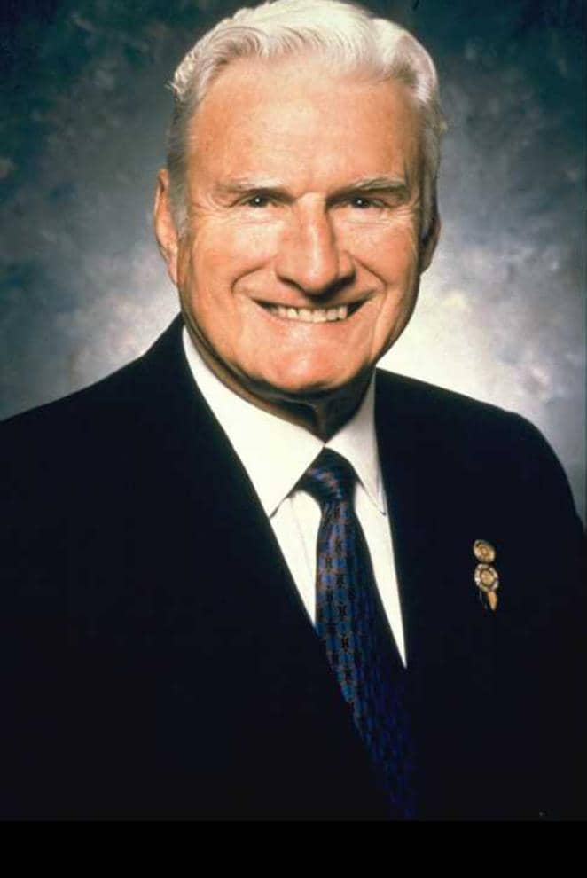 DGE Obai: 
Dear PDG Stephen, I have just come across a picture. I spent some time zooming in, but it feels like watching a French movie under Gulu sunshine rays

PDG Stephen: 
Our Mugole, you have been quiet on this forum. Are you sure you need my help, or you need a fan?
Please,