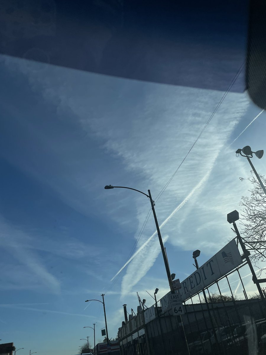 Angiebby88's tweet image. They are still spraying in Illinois @realDonaldTrump