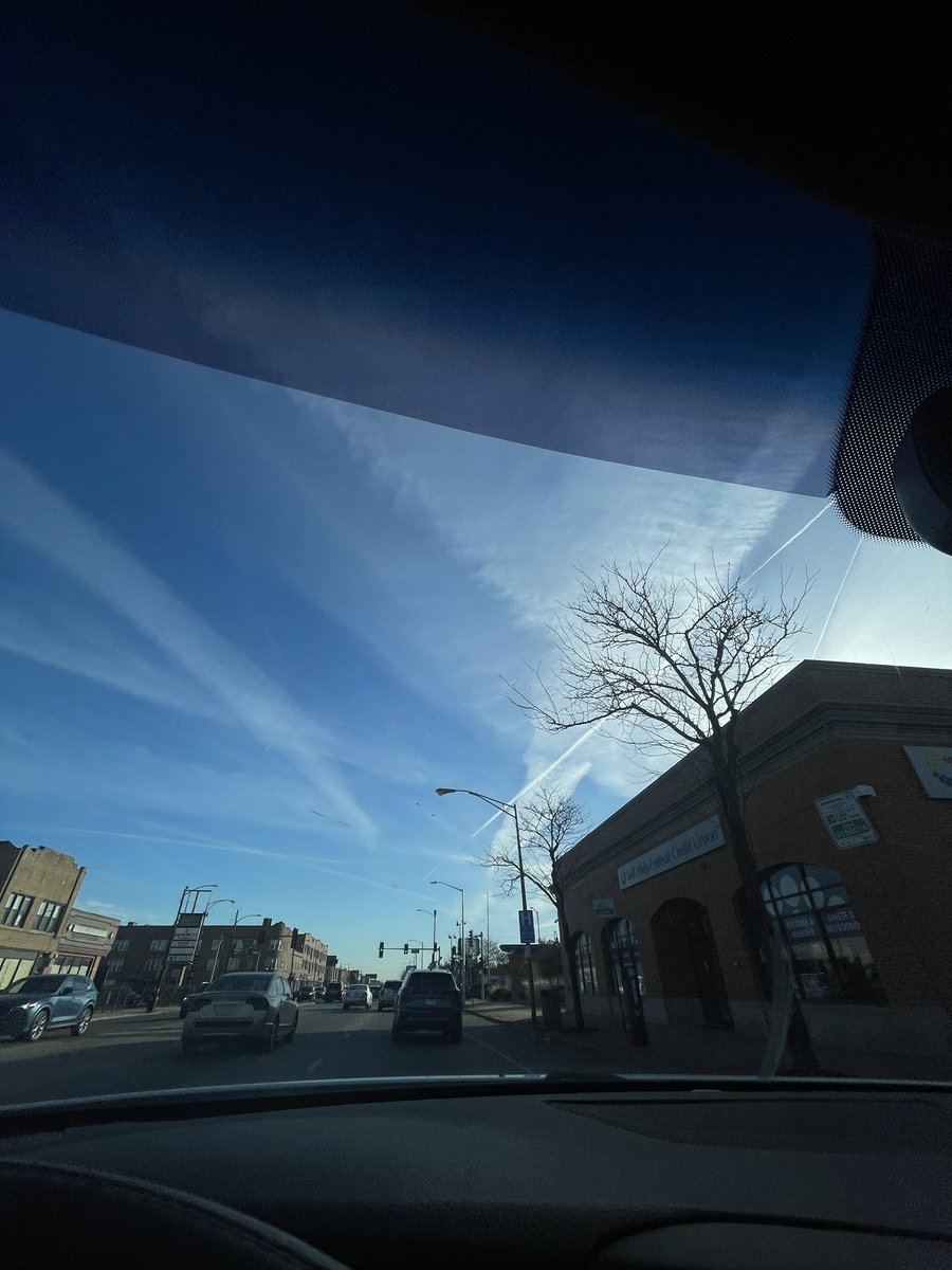 Angiebby88's tweet image. They are still spraying in Illinois @realDonaldTrump