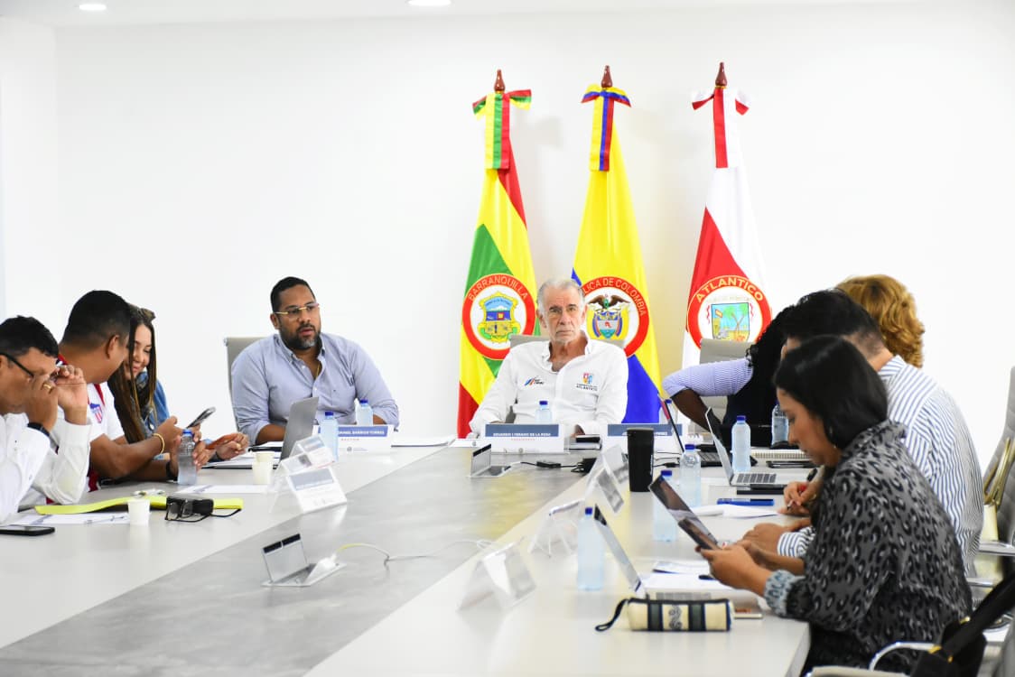 #AEstaHora Rector @Barriosleyton_ asiste al Consejo Superior extraordinario, para fortalecer la confianza, abrir caminos de diálogo y mantener la estabilidad académica de la Universidad del Atlántico, para construir la universidad que todos queremos.