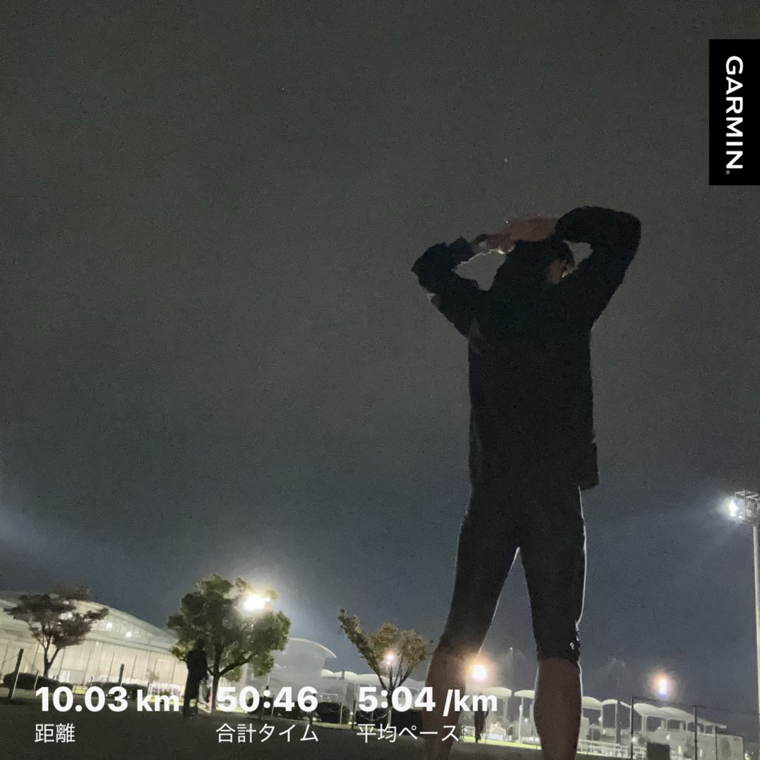 【睡眠の質をあげる】

✅ 走る時間を夜から朝に
✅ 就寝前の習慣を見直す
※ 熱いお風呂、飲酒、ブルーライトを避ける
✅ 夕食は脂質を控えめに
※ 食事は寝る3時間前、こってりメニューは4~5時間前

以上、夜に走った男からの発信でした。

#タビオとともにゴールへ