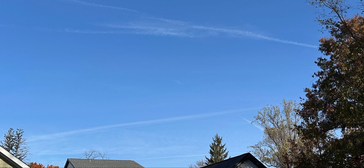 ILoveHorses1962's tweet image. It’s almost as if [they] are spraying as much as [they] can while [they’re] still able. Assholes. 😡 
#Chemtrails #Contrails #Geoengineering
