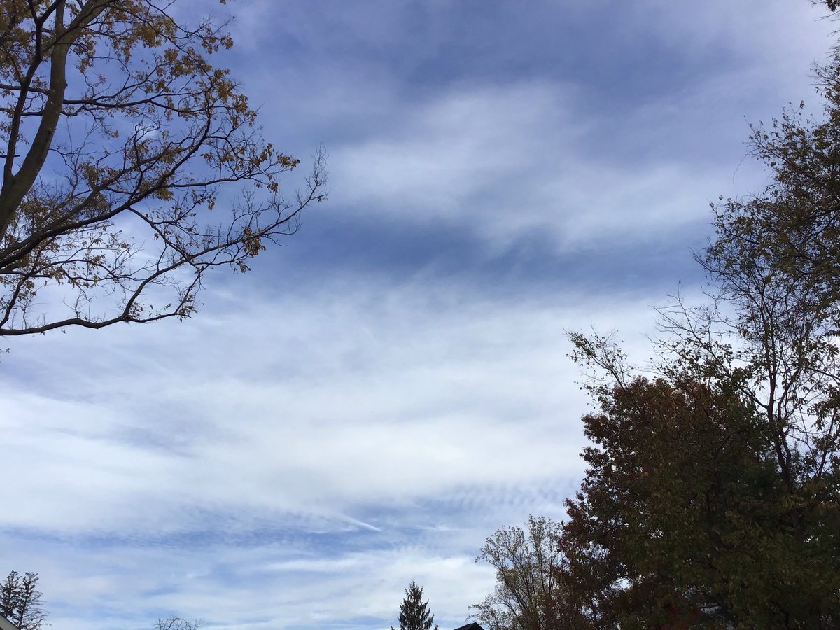 ILoveHorses1962's tweet image. It’s almost as if [they] are spraying as much as [they] can while [they’re] still able. Assholes. 😡 
#Chemtrails #Contrails #Geoengineering