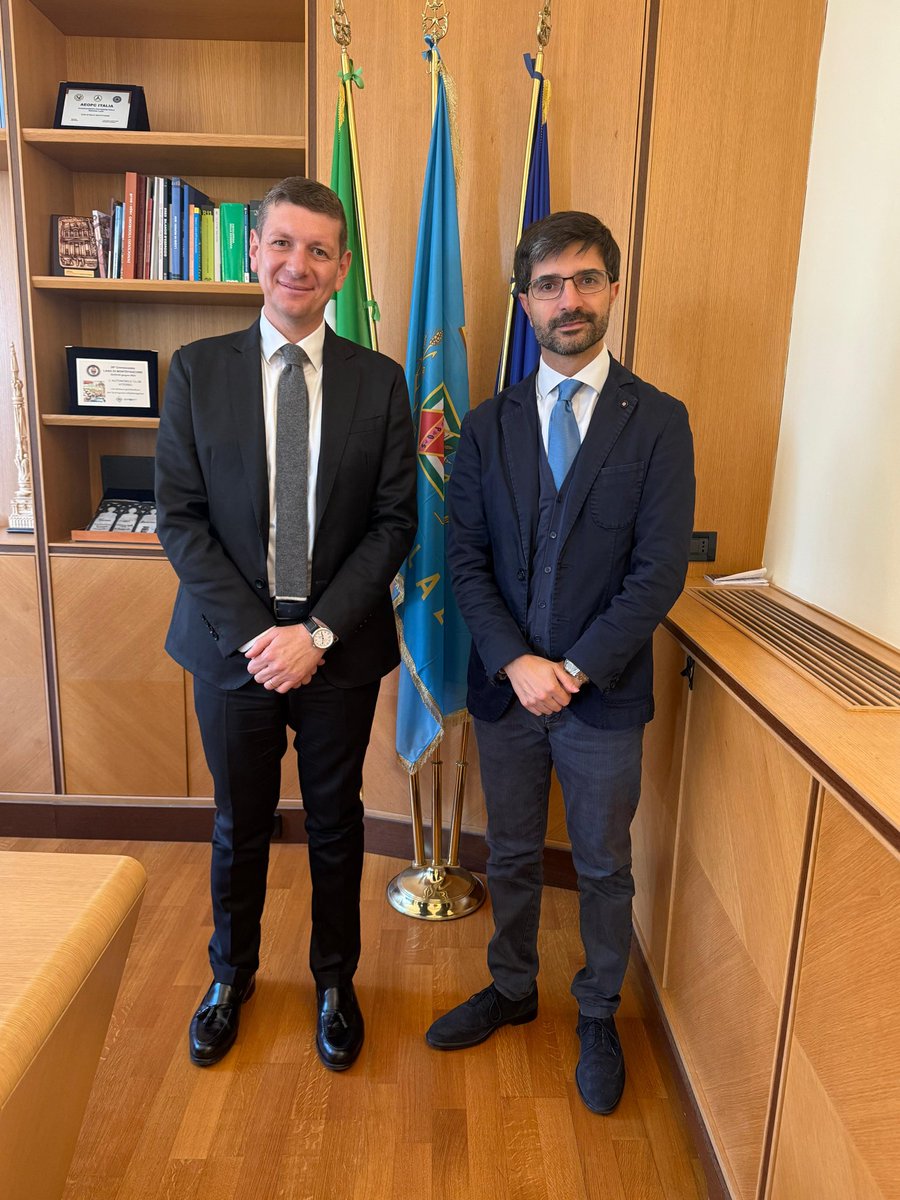 Enrico Coppotelli è stato ricevuto #13novembre dal Presidente del gruppo consiliare di Fratelli d'Italia in Consiglio Regionale del Lazio Daniele Sabatini per condividere le proposte della Cisl Lazio per uno sviluppo generativo e partecipativo nella manovra bilancio della Regione