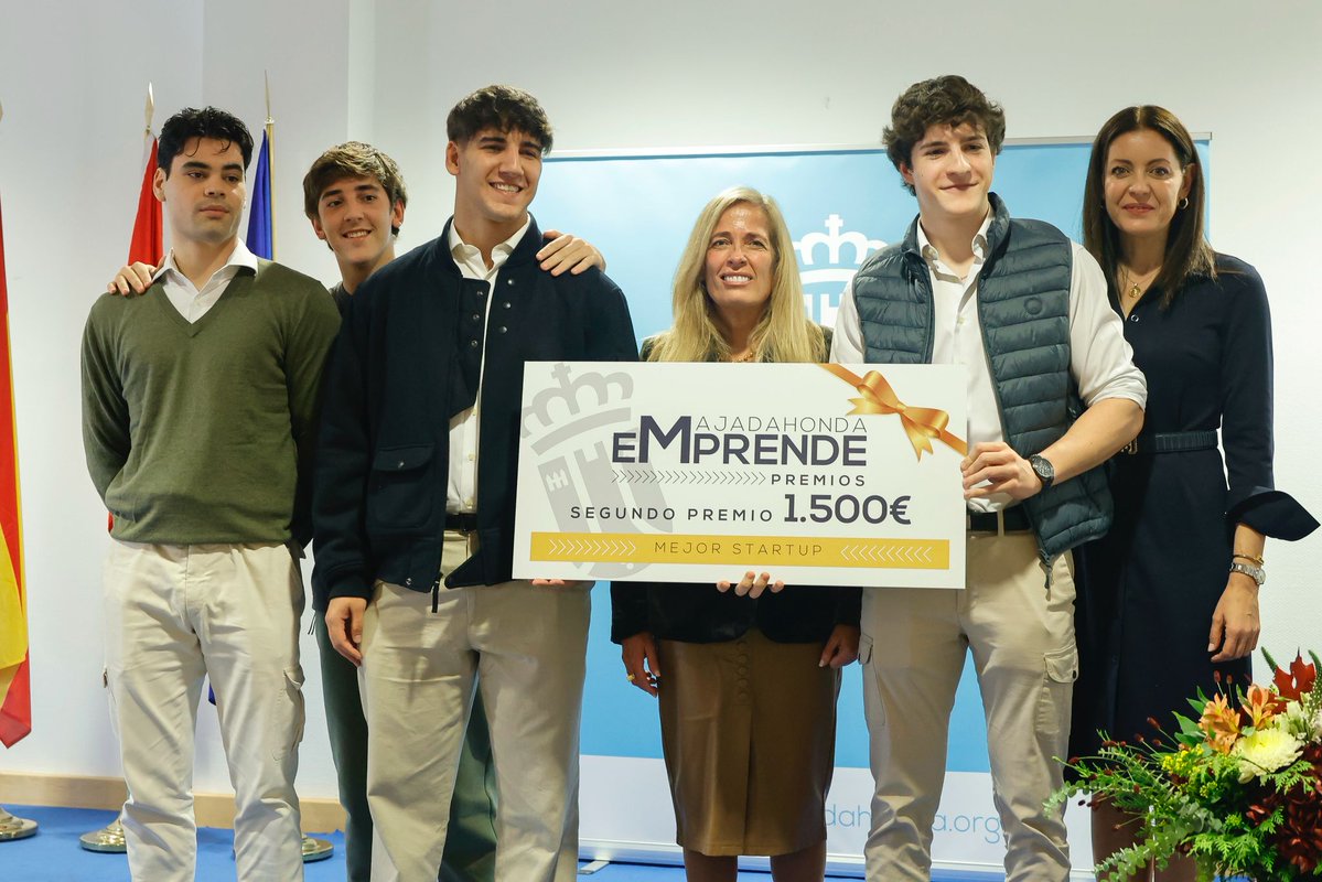 🏆 Hoy se hace entrega de los Premios #MajadahondaEmprende, que reconocen a startups e iniciativas emprendedoras con gran proyección.

💼 En la <a href="/ComunidadMadrid/">Comunidad de Madrid</a> apostamos por políticas que dan seguridad a emprendedores y reducen impuestos y trabas.

+Info: c.madrid/70izh