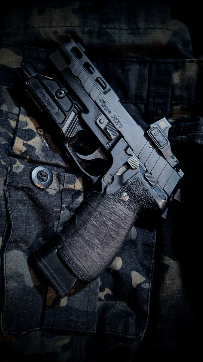 illumanator's tweet photo. @GunShorts Love my p226, I'm nearing 10k rounds on mine! https://t.co/irMXAQ4bSZ
