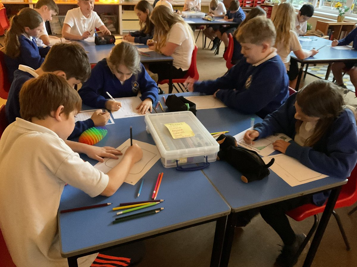 stpetersgala's tweet image. P6 were due to visit the @GreatTapestrySc for a World War @KOSB workshop today. However, as we were unable to go there, we were extremely grateful to Mrs Veitch for bringing the learning to us instead, so we didn’t miss out. @SBCEducation1 #becurious