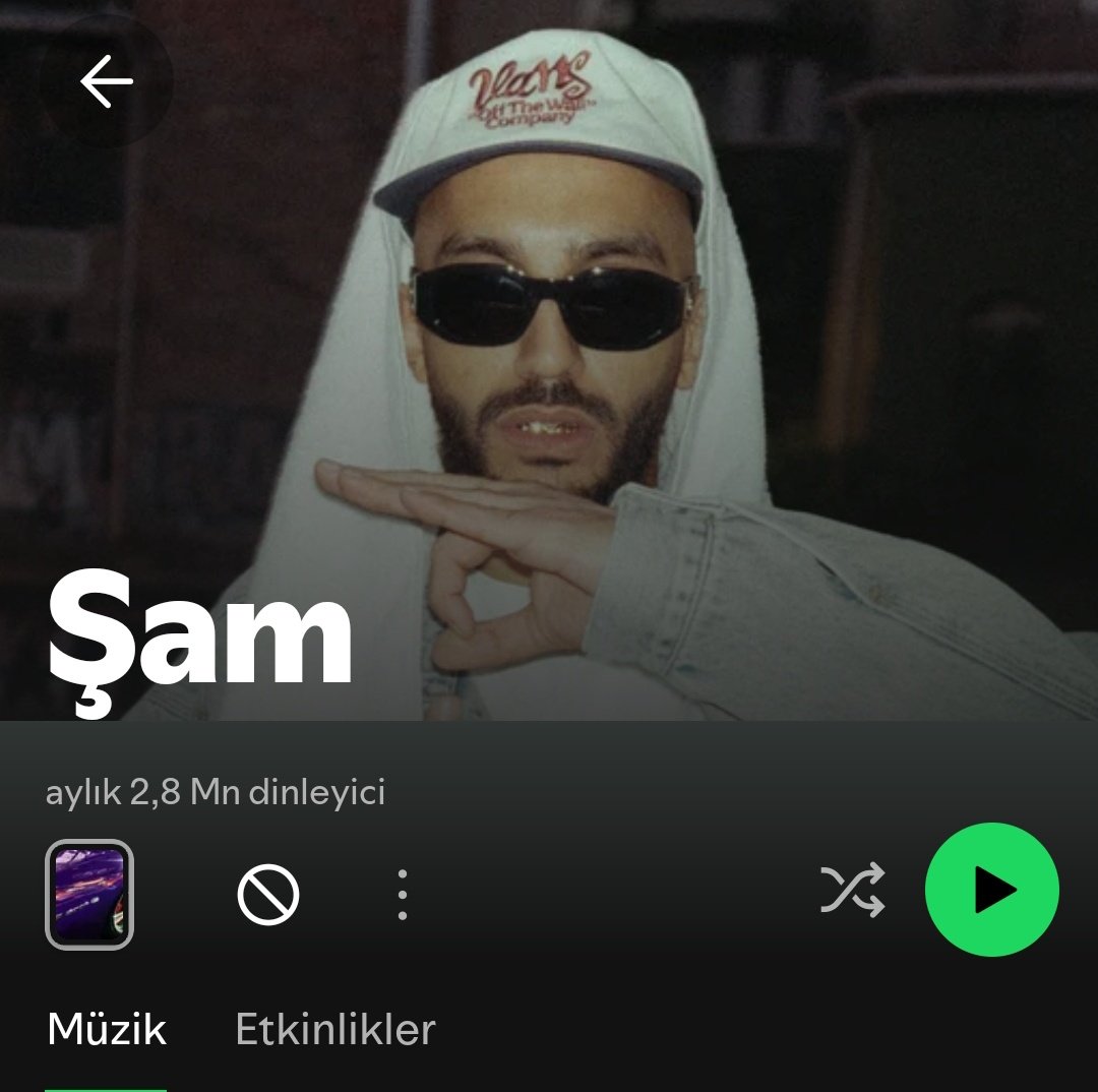 -şeriatçıdır
-bağımlıdır
-müziği bok gibidir
-karakteri kötüdür
-sürekli birilerinden prim dilenir
-gereksiz özgüveni vardır
-takıntılı olduğu bi eski sevgilisi vardır
-kitlesi low iq'dür

bu adamı niye seviyorsunuz?