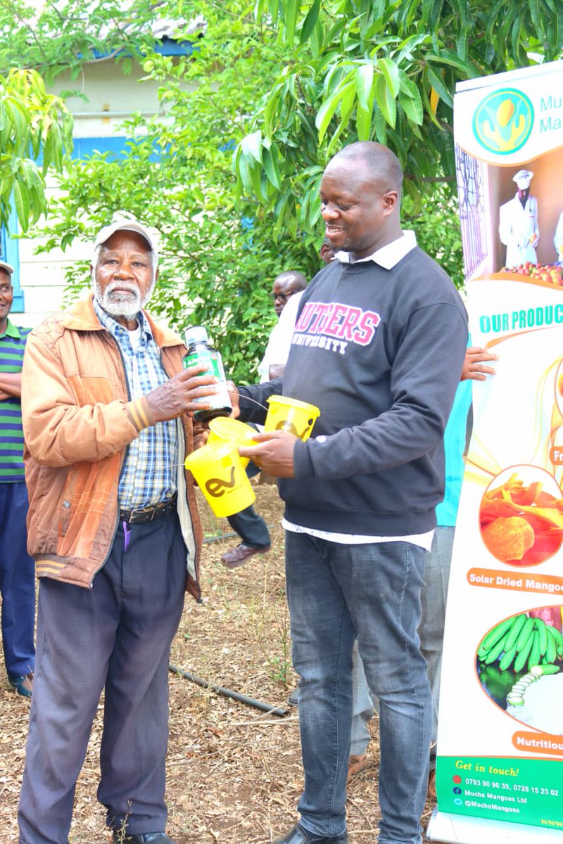 At <a href="/MuchoMangoes/">Mucho Mangoes Ltd</a>, we don't just train farmers. We support them in their production!
We thank students from <a href="/RutgersU/">Rutgers University</a> New Brunswick and Prof. Dr. Ronald Quincy for their support which enabled the implementation of this farmers training and support initiative in Taveta, Kenya.