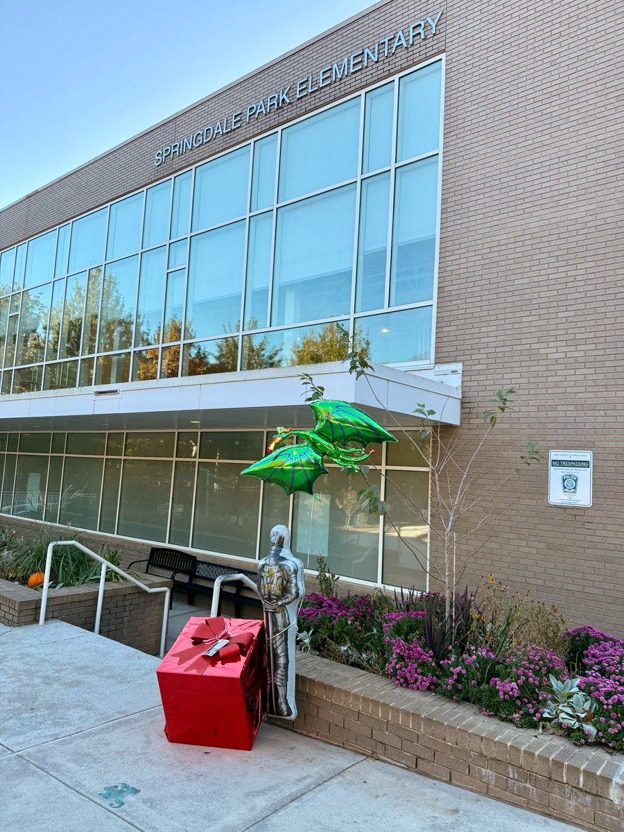 🛡️Building Community Connections!🐉

When an <a href="/apsupdate/">ATL Public Schools</a> <a href="/APS_SPARK/">Springdale Park</a> <a href="/HolmesHolmesr/">kristina holmes</a> Kindergarten class reaches out and asks if they can adopt your <a href="/MidtownSwimDive/">Midtown HS Swim & Dive</a> team for the season ...

❤️🛡️🐉YES! 🐉🛡️❤️

Building <a href="/midtown_high/">Midtown High School</a> Cluster community connection, mentoring