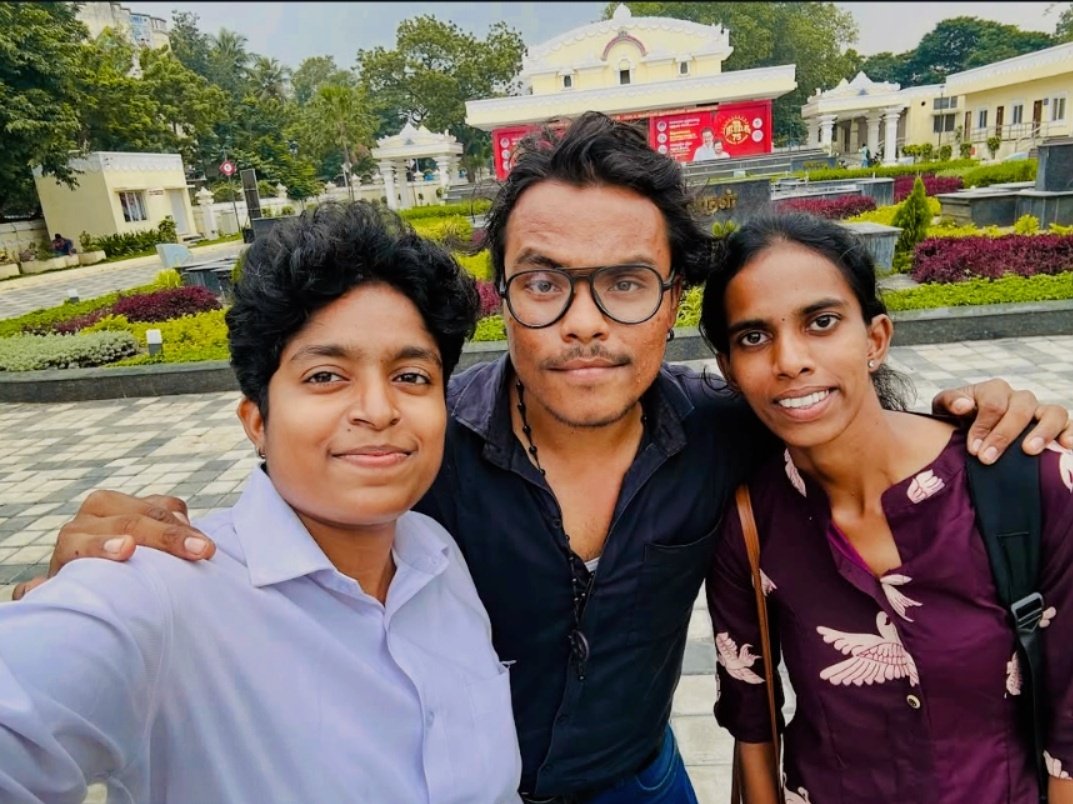 robinthebadguy's tweet photo. A Kindful experience with her 😅🥺after a 3 years we met 🖤we met in online We met on offline ❤️ #twittermeetup https://t.co/mboSR6E0Xh