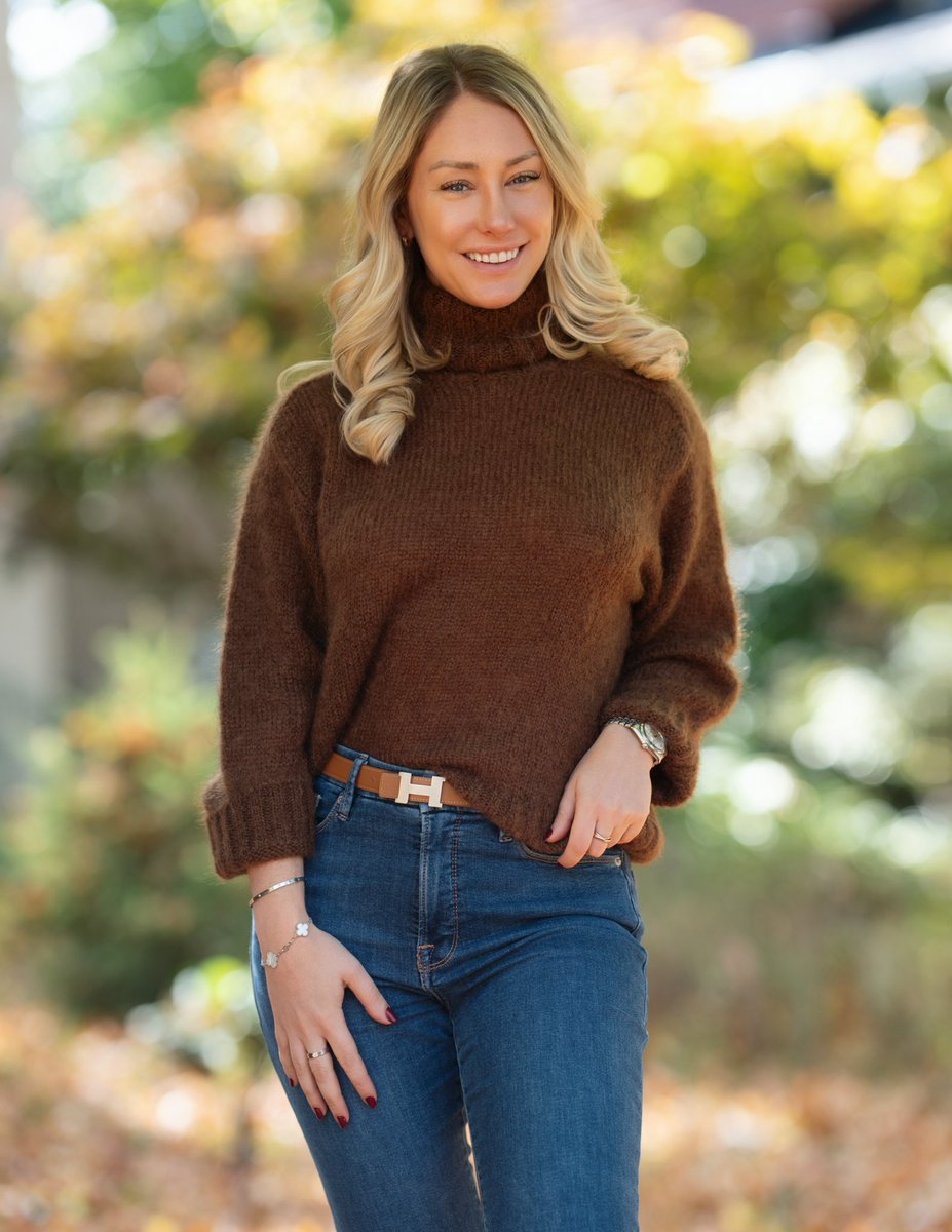 MadisonwinterTo's tweet image. Here to make you ‘fall’ head over heels 😘
📸: @SuskaWioletta