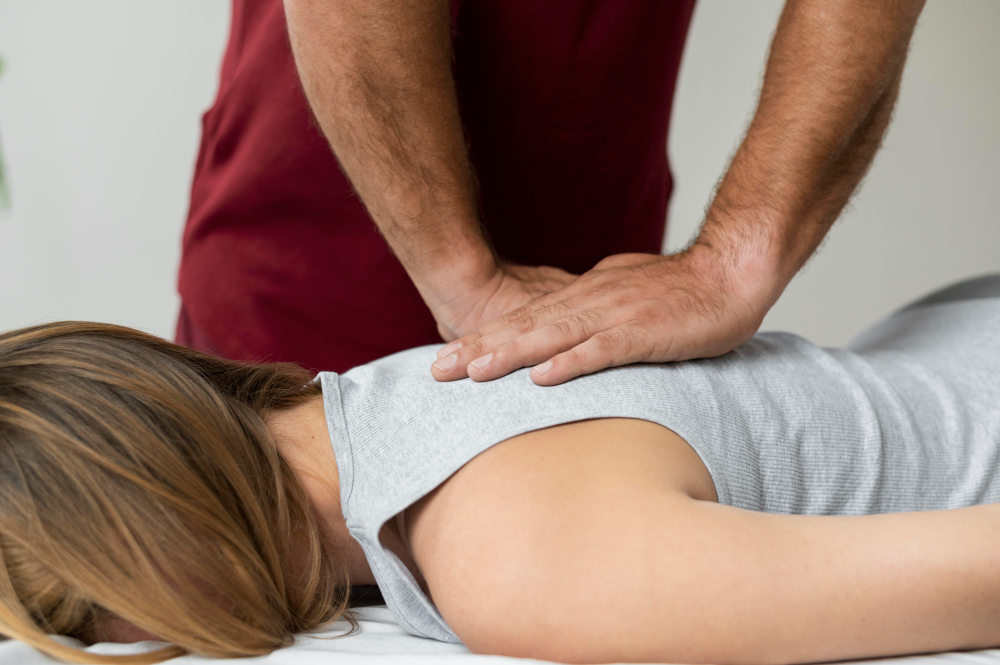 PCPhysiotherapy's tweet photo. Back pain after a car ride, workout, or long workday. There’s a proven way to restore flexibility and reduce pain that you’ll feel right away. Chiropractic adjustments enhance joint function and alleviate irritated nerves. 

Visit https://t.co/7EdDxzJIqo. https://t.co/s7x0HmFCdG
