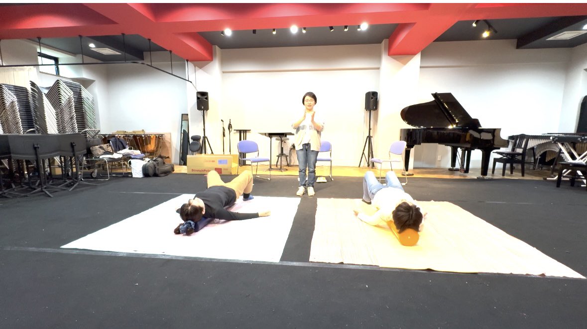 『演奏のための身体講座』
今回はピアニストの方々が受講してくださいました。
座学を学んで変化、ワークの後は…びっくりでした♪音の違い、伝わりますか？
instagram.com/reel/DQ6NHRpEb…

いつまでも演奏できる身体を手に入れて欲しい。日常が変わりますよ♪