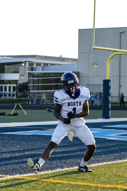 C/O2026 WR looking for a home

hudl.com/v/2SxtEw