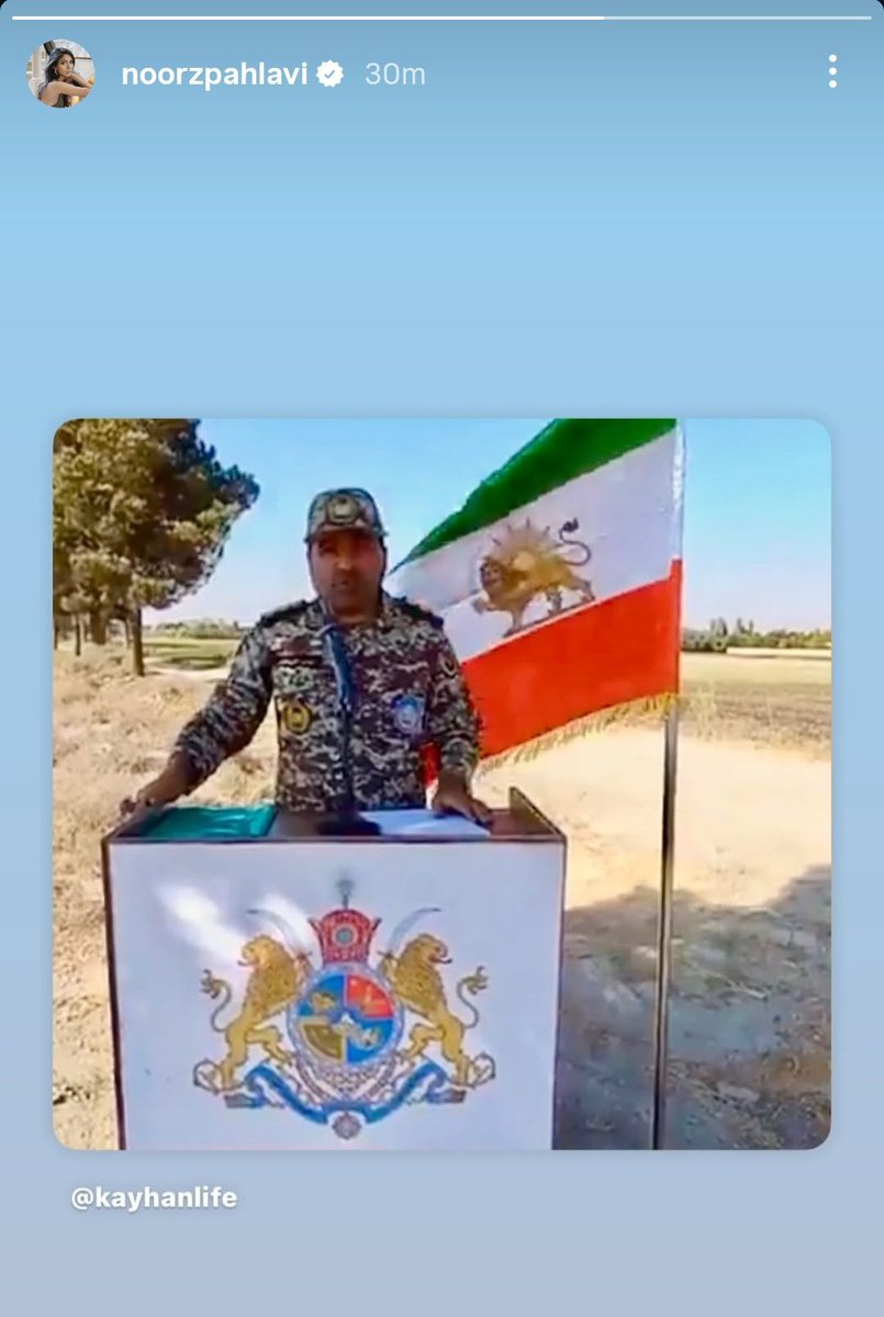 استوری ولیعهد نور 👑💙
#جاویدشاه 
#ولیعهد_نور_پهلوی