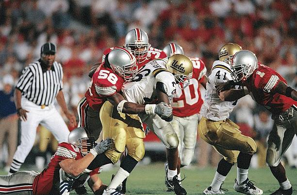 ScriptOhio's tweet image. 1999 was the last time the UCLA Bruins came to Ohio Stadium. A rare home night game back then, the Buckeyes won it 42-20. 

Without Googling, who started at quarterback that night for Ohio State?