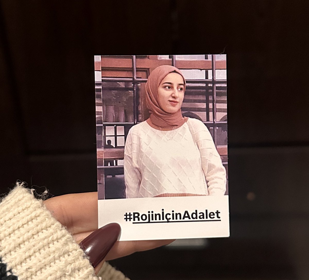 ATK Rojin’in bedeninde bulunan 2 erkeğe ait DNA’nın bulaş olmadığını açıkladı. 

Rojin’in failleri bulunsun!
#RojininFaileriBulunsun