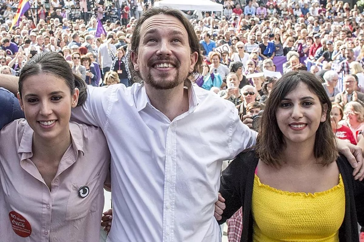 rafatrej0's tweet photo. @IreneMontero reconocer la esclavitud de inmigrantes está bien, tener a una marroquí de asistenta en Galapagar, mejor.
se llama Dina Bousselham y fue vuestra asistenta del hogar en 2016, realizaba tareas domésticas y cuidado de los hijos.
osea, te limpiaba el baño. https://t.co/6gUn8opadV