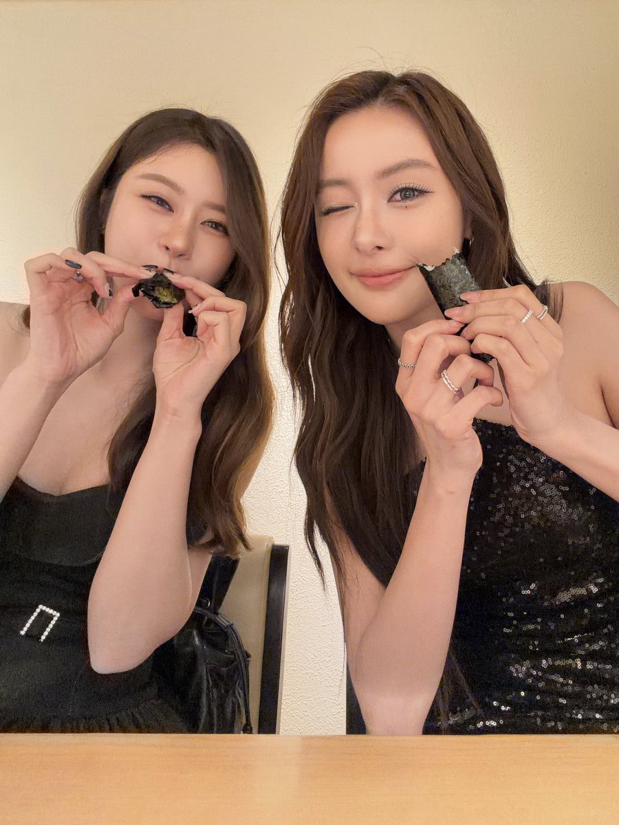 วันนี้เสร็จงานแล้วไม่ได้พาไปกินก๋วยเตี๋ยว แต่พามากินซูชิค่า😋
#EFW2025xOomBam