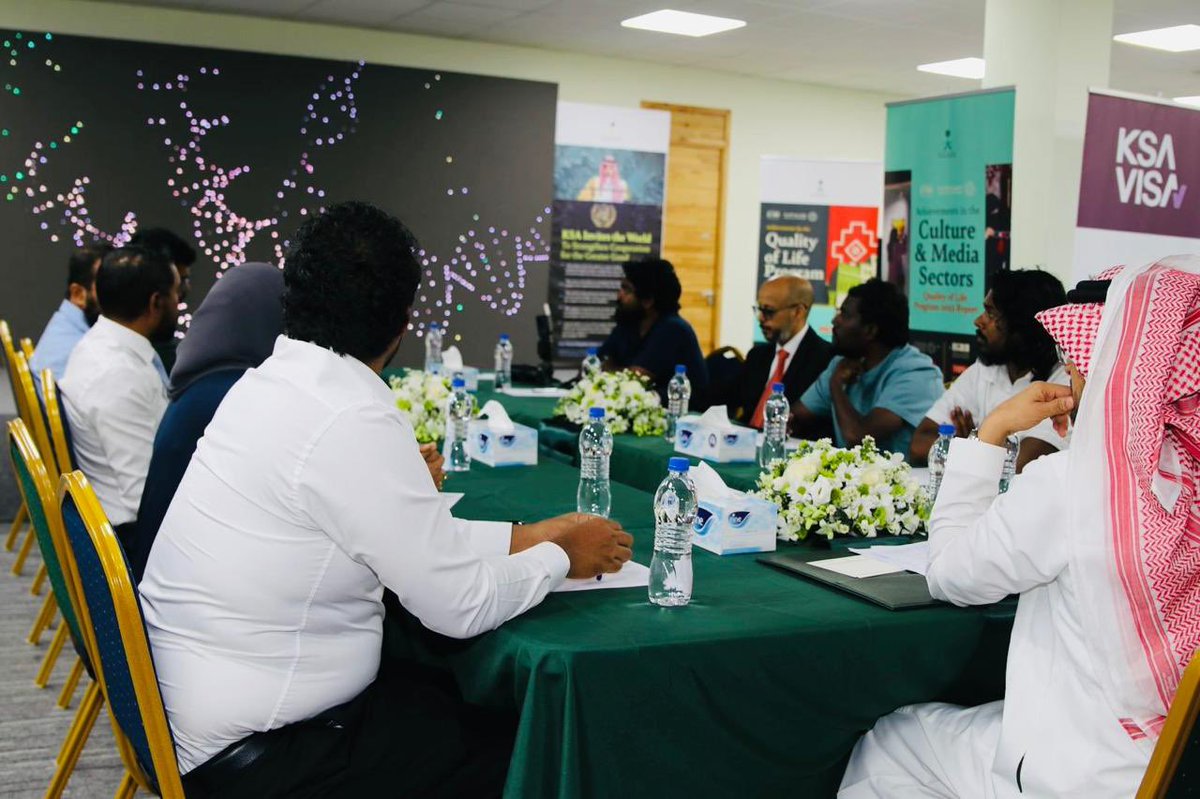 KSAembassyMV's tweet photo. Today, H.E Ambassador Yahya Al-Qahtani hosted representatives of several prominent media outlets in the #Maldives at the embassy. During the meeting, they discussed the distinguished bilateral relations between the Kingdom and the Maldives, the achievements of the Kingdom’s #Vision2030 related to #Hajj and #Umrah, the care of the Two Holy Mosques, the quality services provided to pilgrims and Umrah performers, and the latest developments in the initiatives and ongoing diplomatic efforts led by the Kingdom towards achieving a just and comprehensive peace that guarantees the establishment of an independent #Palestinian state on the 1967 borders with East Jerusalem as its capital, and ends the suffering of the Palestinian people. The meeting was attended by the Deputy Ambassador, Mr. Faisal Al-Sehli, and the Head of the Media Section, Mr. Waleed Al-Dosari.
