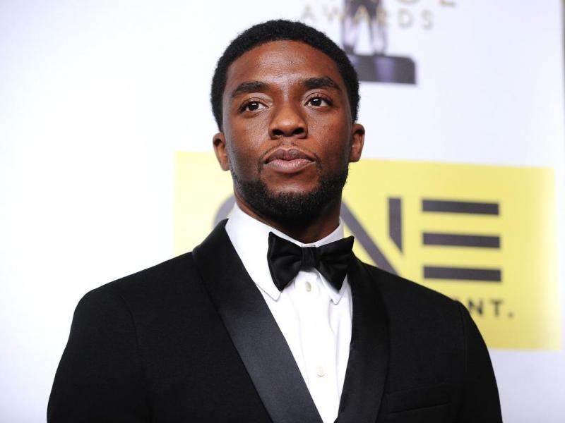 theshadeborough's tweet image. Actor #ChadwickBoseman is set to receive a posthumous star on the Hollywood Walk of Fame, five years after his passing🕊️

Boseman, who died of colon cancer in 2020 at the age of 43, will be honoured on 20 November, with his wife #SimoneLedwardBoseman accepting the award on his