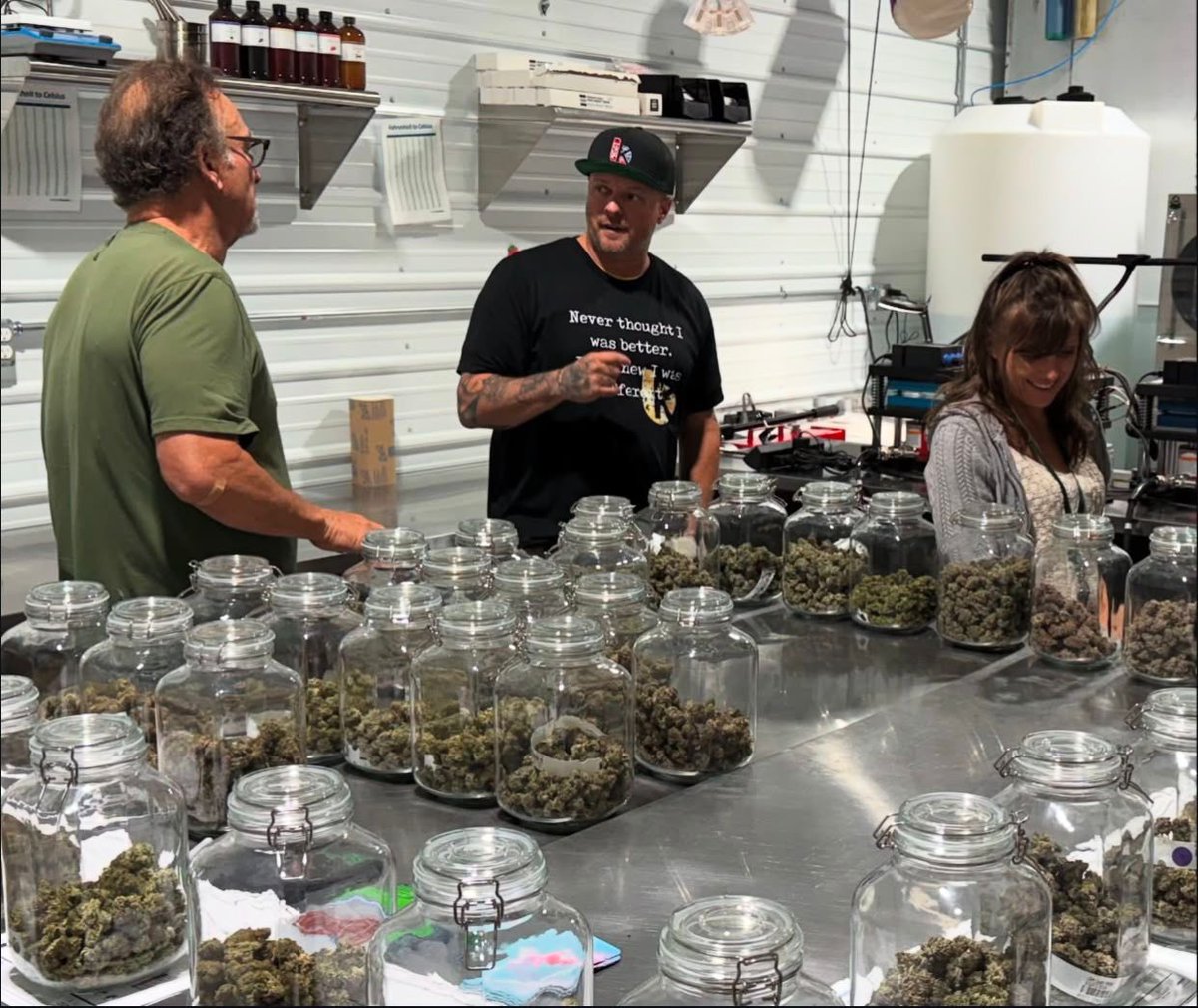 How do you store your weed?
Jar or plastic bag?🤔