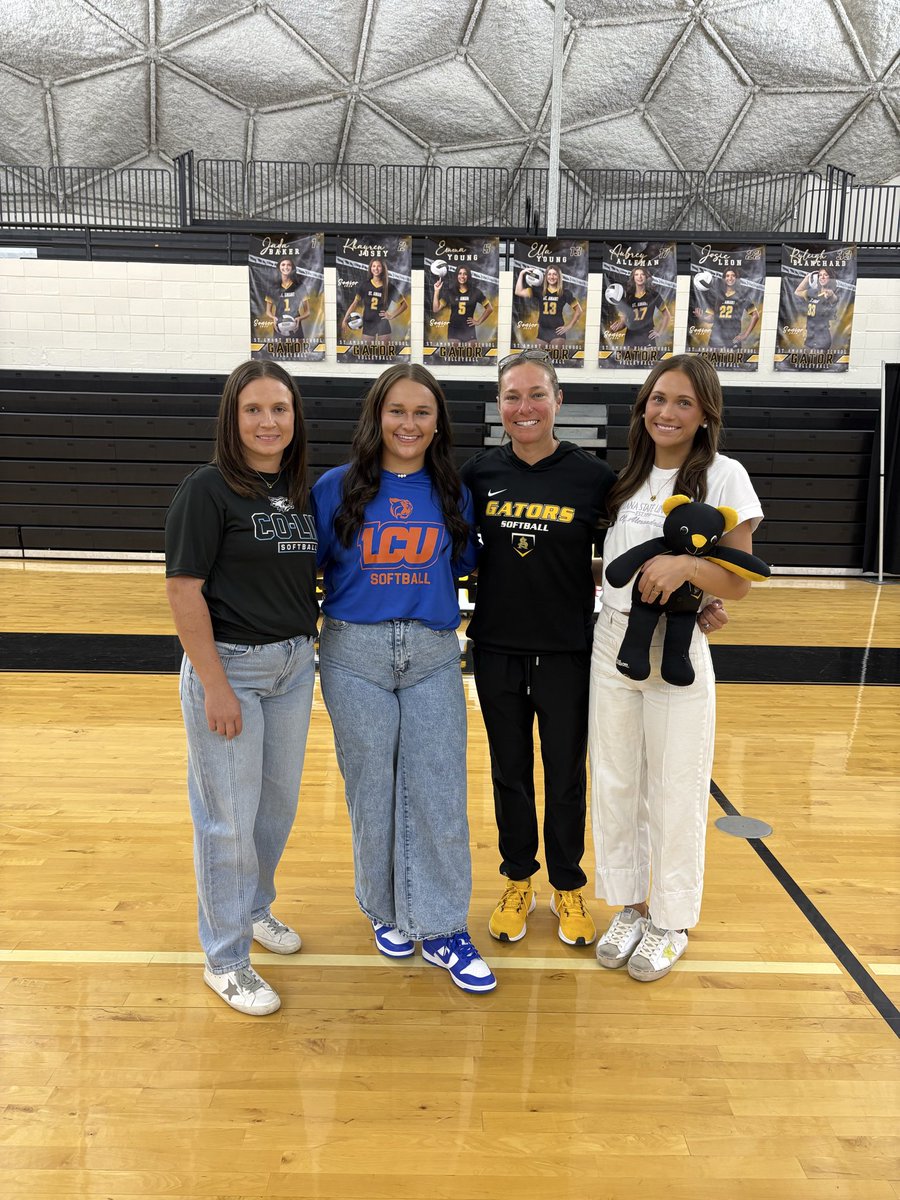 _STAsoftball's tweet image. Congratulations to our Lady Gators!💛🖤