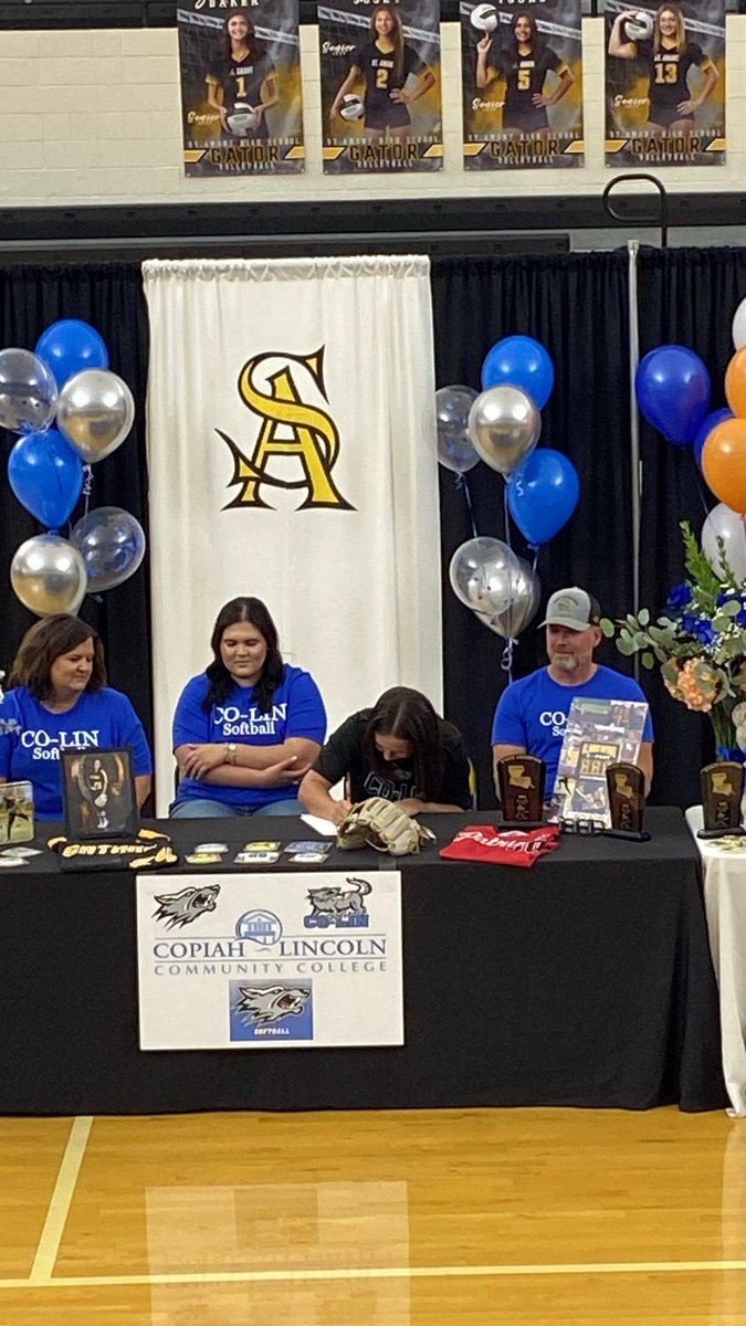 _STAsoftball's tweet image. Congratulations to our Lady Gators!💛🖤